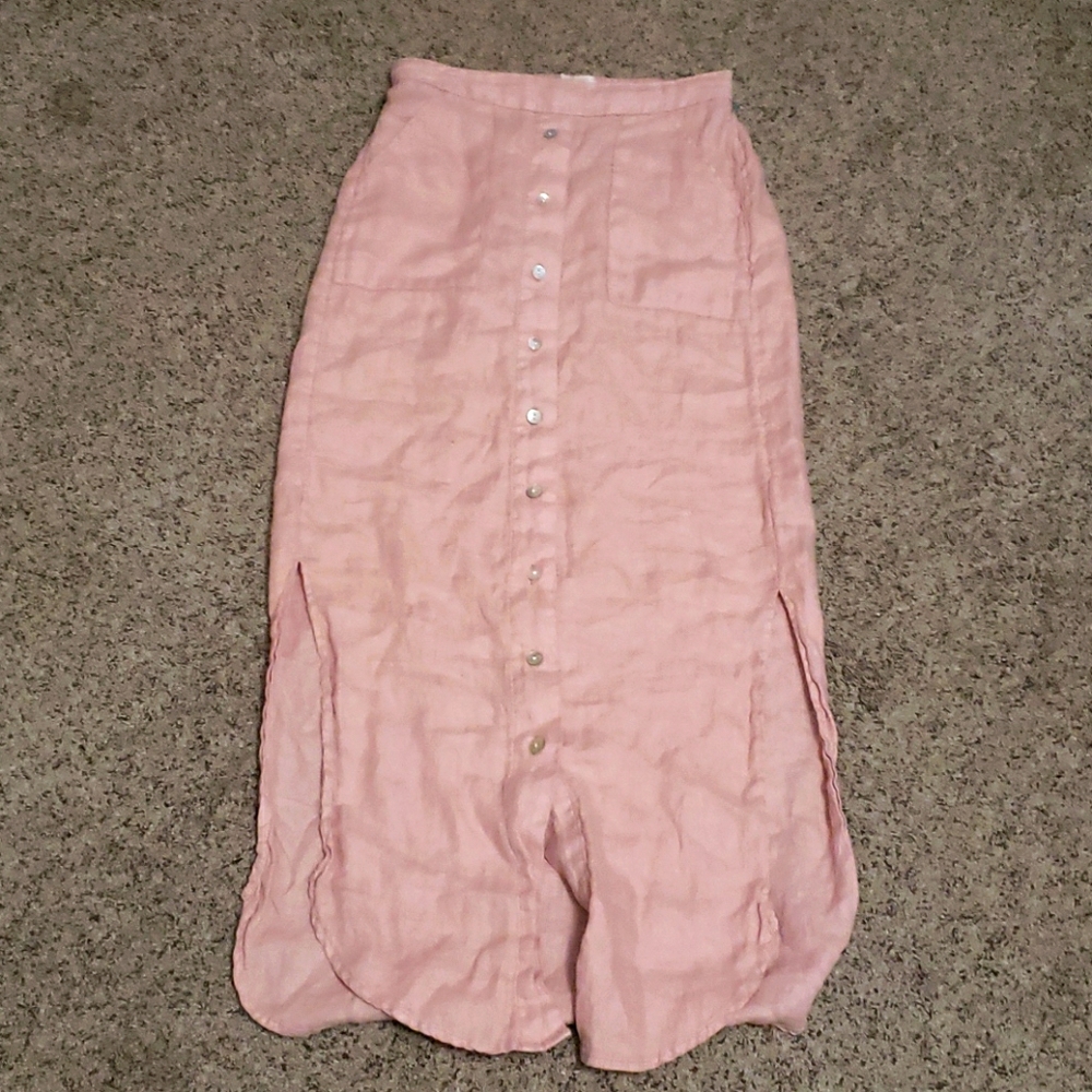 Long pastel pink slit skirt